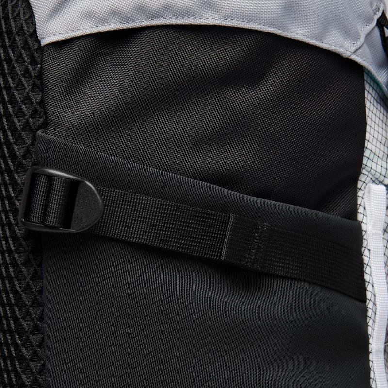 Ethos 32 Backpack - White / Steel Grey 7