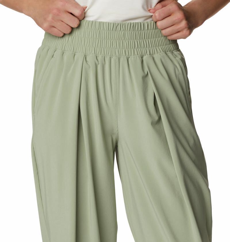 Boundless Beauty Capris, Reg - Womens - Safari 4