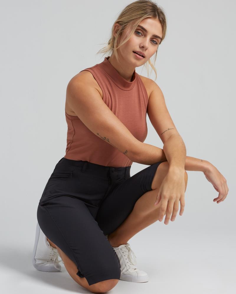 Gil Capris - Womens - Black 5