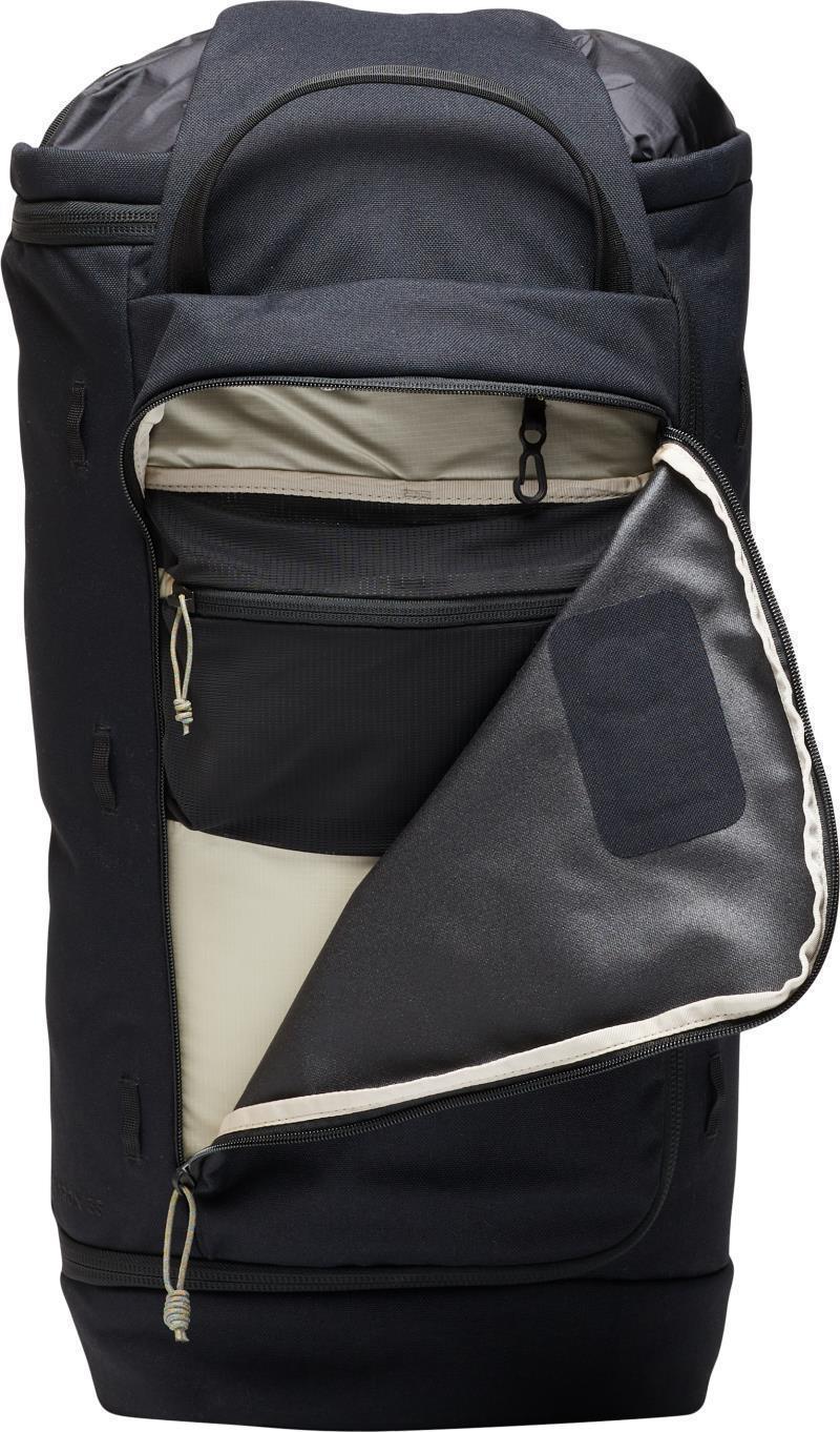 Crag Wagon 35L Backpack - Black 4