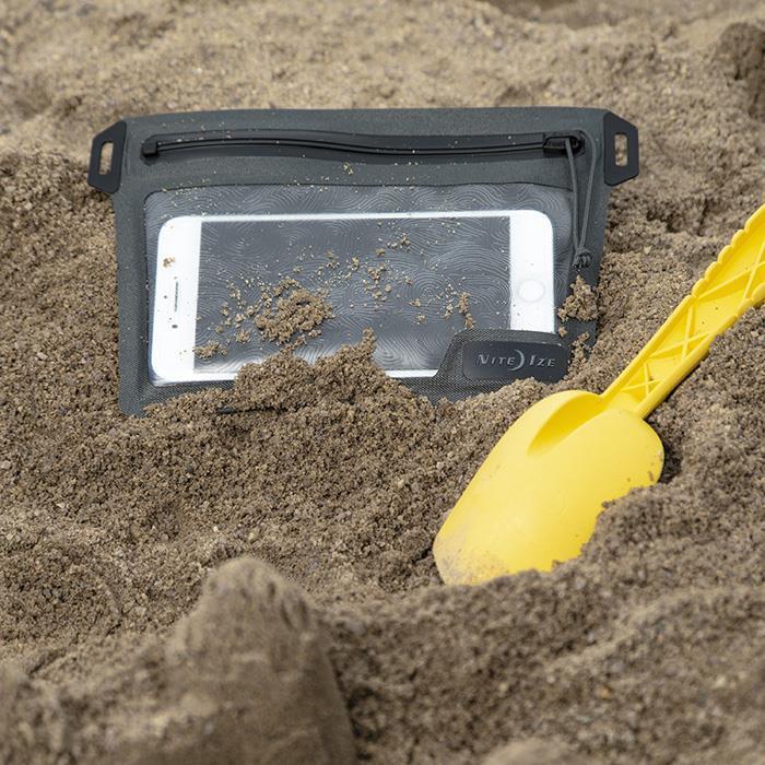 RunOff Waterproof Pocket - Not Applicable 11