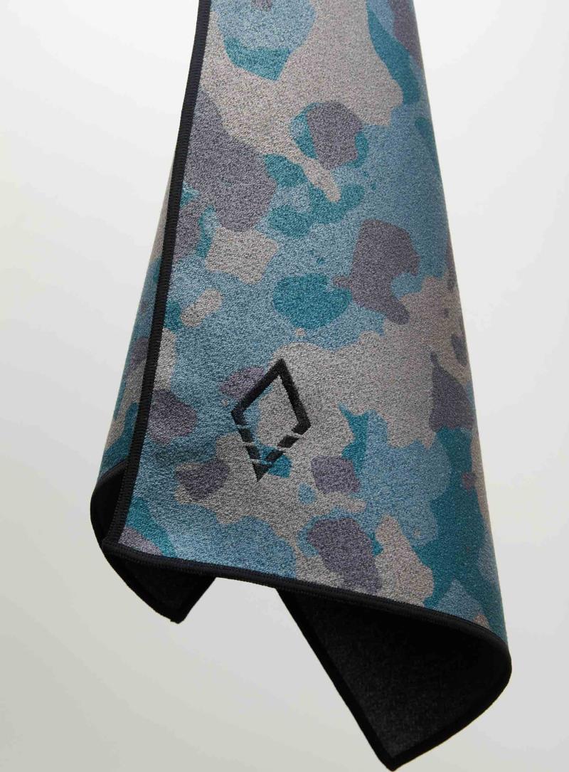 Do Anything Mini Fitness Towel - Camo Green 3