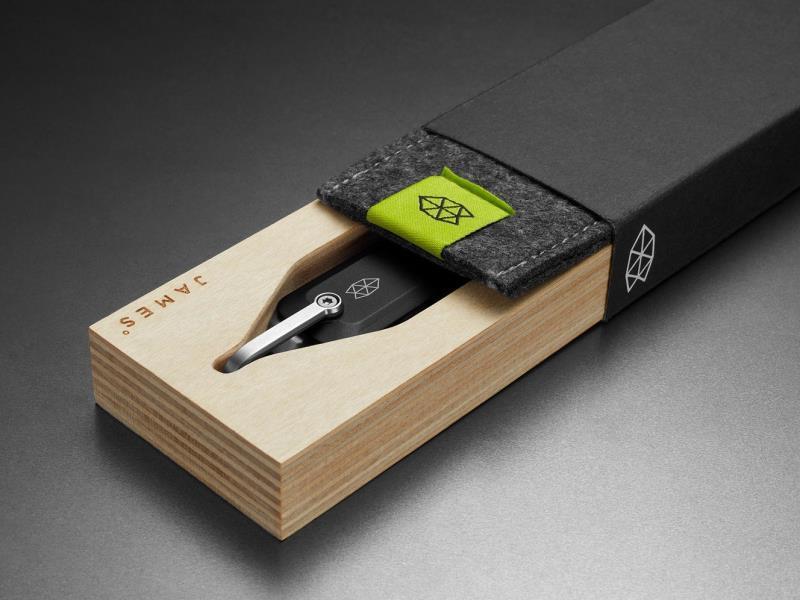 The Ellis - Black / Stainless / Aluminum / Serrated - Not Applicable 7