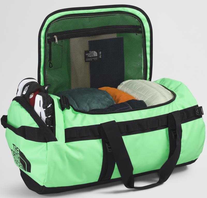 Base Camp Duffel - M - Chlorophyll Green / TNF Black 4
