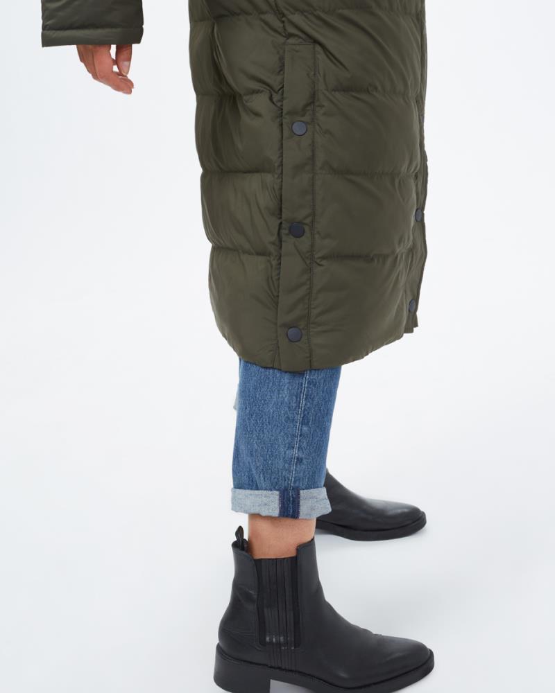 Cloud Shell Long Puffer - Womens - black olive green 1
